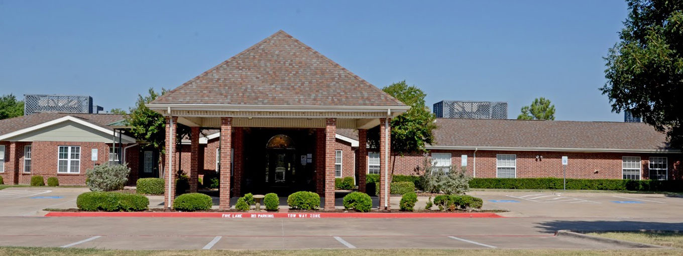 Front entrance of Victoria Gardens of Allen rehabilitation center in Allen, TX