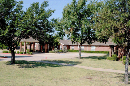 Exterior view of Victoria Gardens of Allen skilled nursing and rehabilitation center in Allen, TX